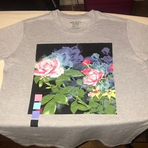 Flower gray shirt